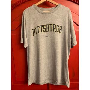 Nike Size Medium Pittsburgh Tee Shirt Tshirt Grey Gray Mens College Pirates EUC